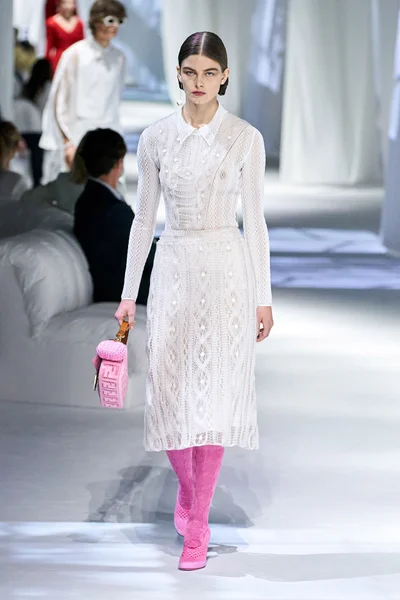Look 52
